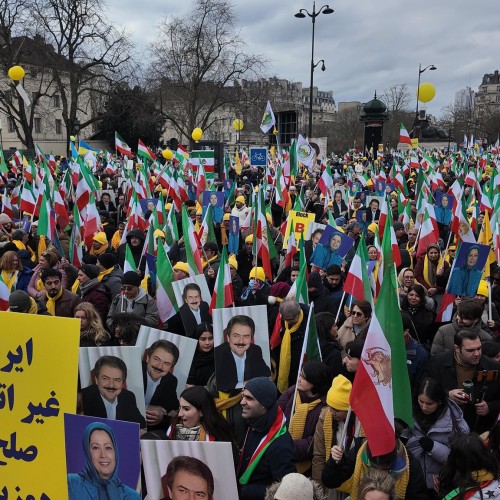 The grand rally of Iranians on the 46th anniversary of the anti-monarchic revolution in Paris- 8 February 2025