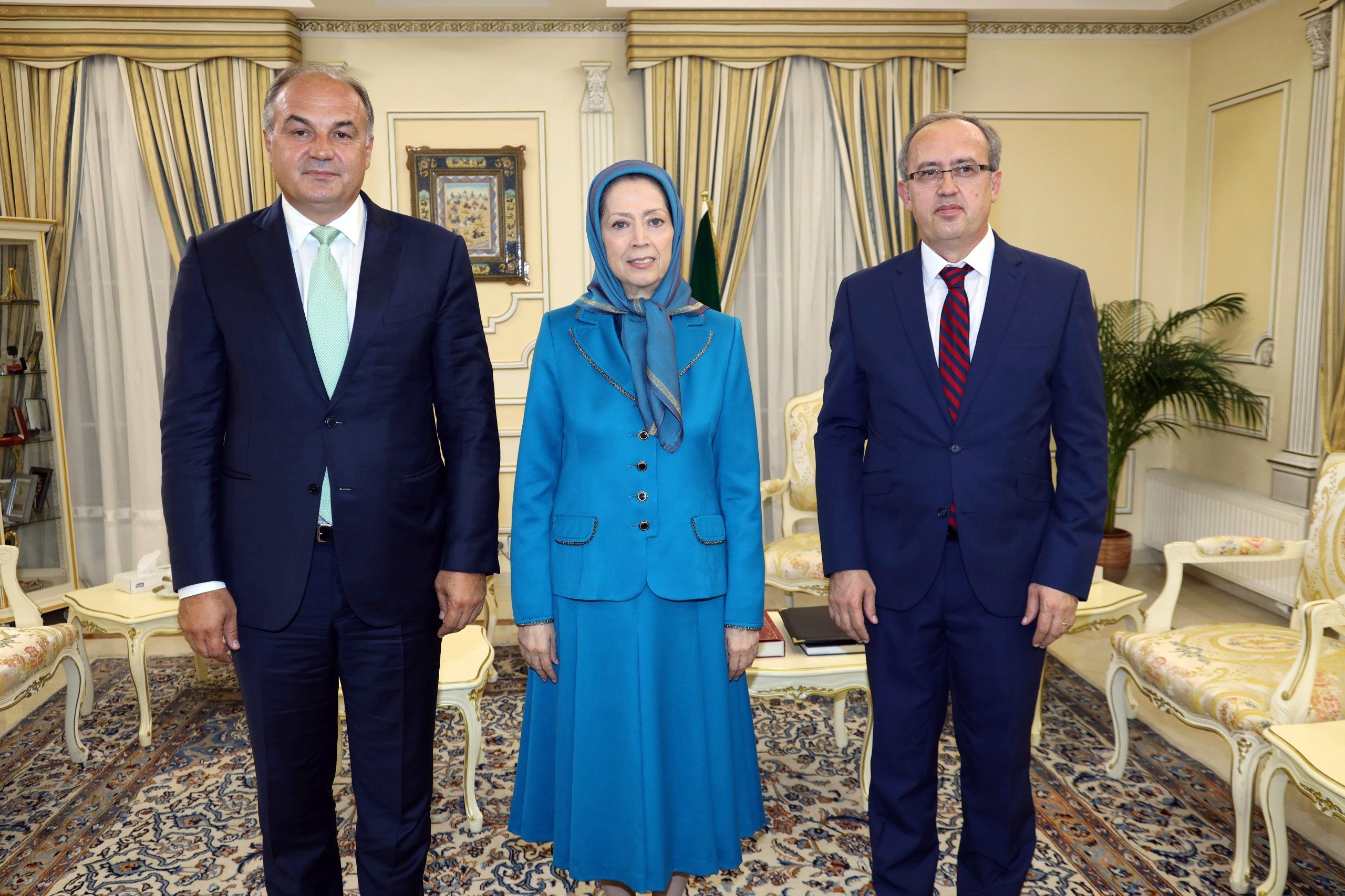 Maryam Rajavi meets with Prof. Avdullah Hoti, former Prime Minister of Kosovo, expressing solidarity for a free and democratic Iran