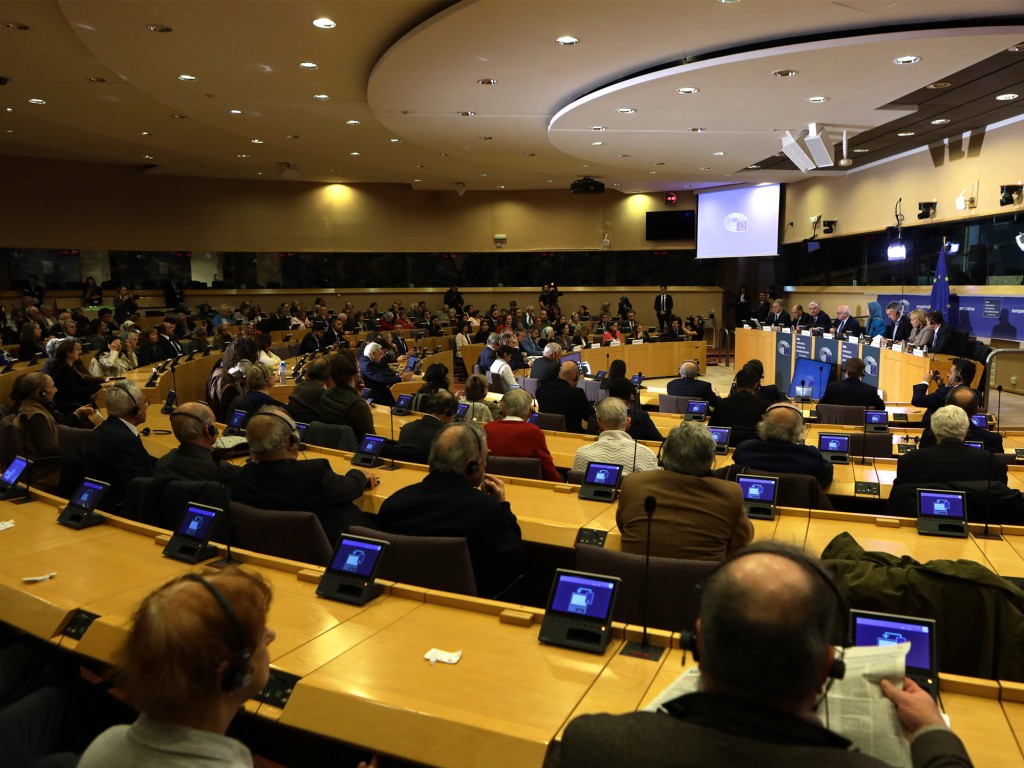 Discours de Maryam Radjavi dans une conférence au Parlement européen